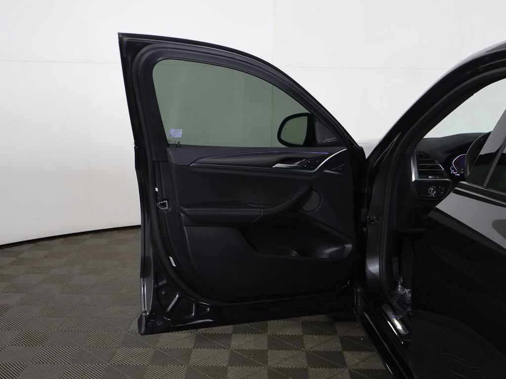 Used 2025 BMW X4 xDrive30i AWD/4WD image 22
