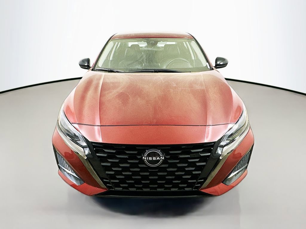 Used 2023 Nissan Altima 2.5 SR image 2