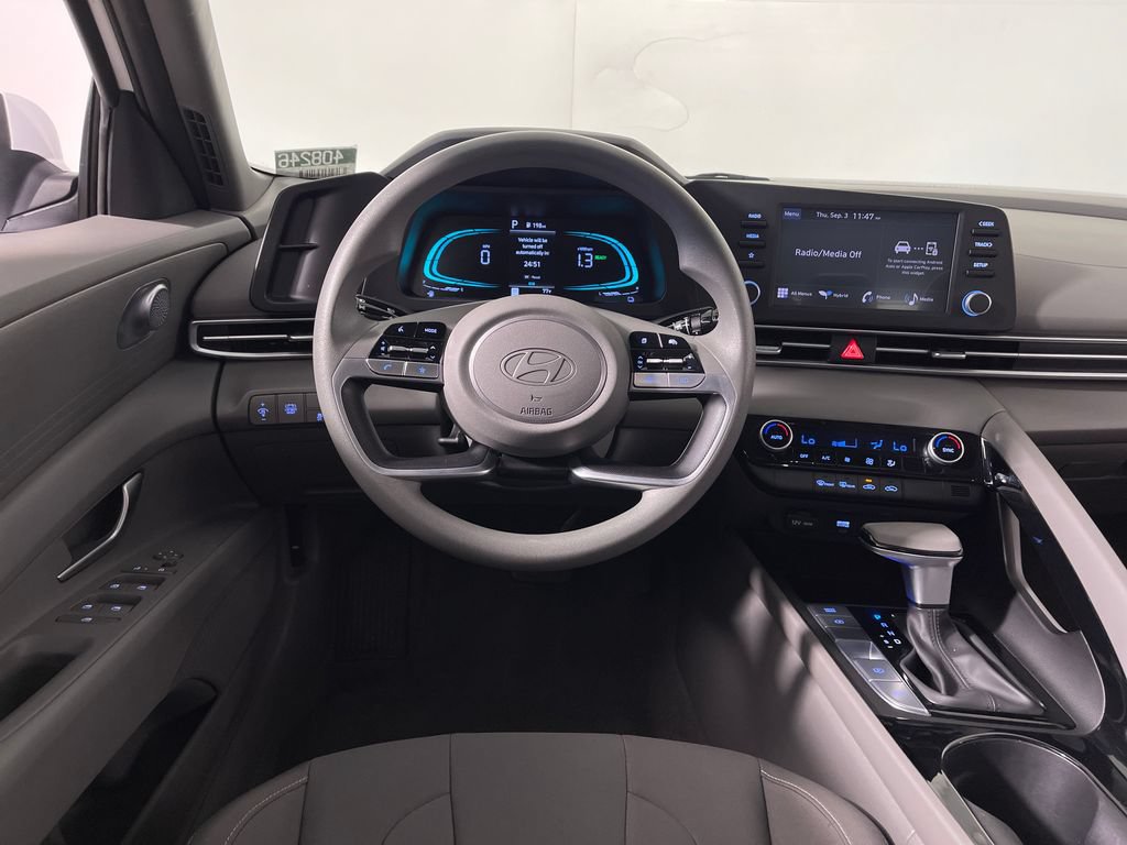 Certified 2026 Hyundai Elantra Hybrid FWD image 16