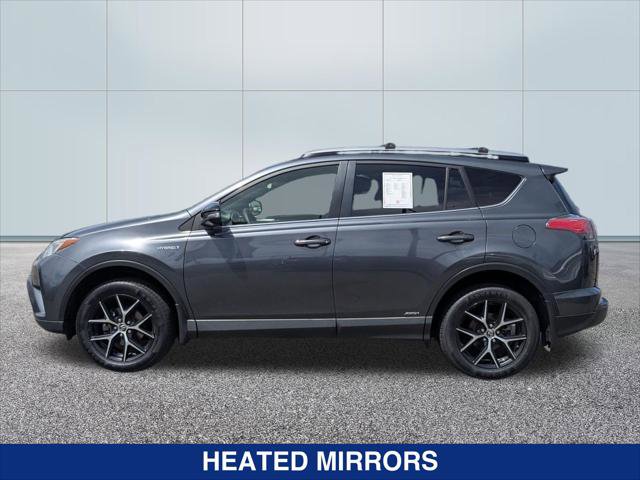 Used 2017 Toyota RAV4 SE image 2