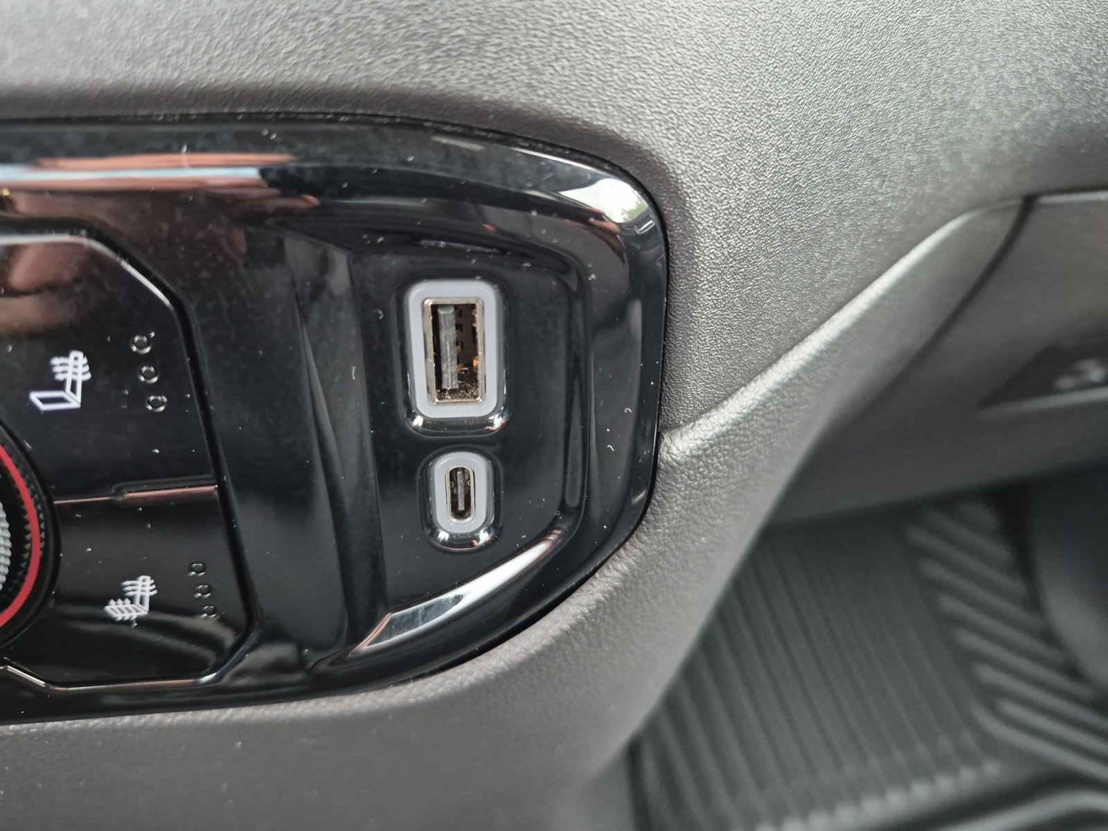 Used 2024 Chevrolet Silverado 1500 LT image 20