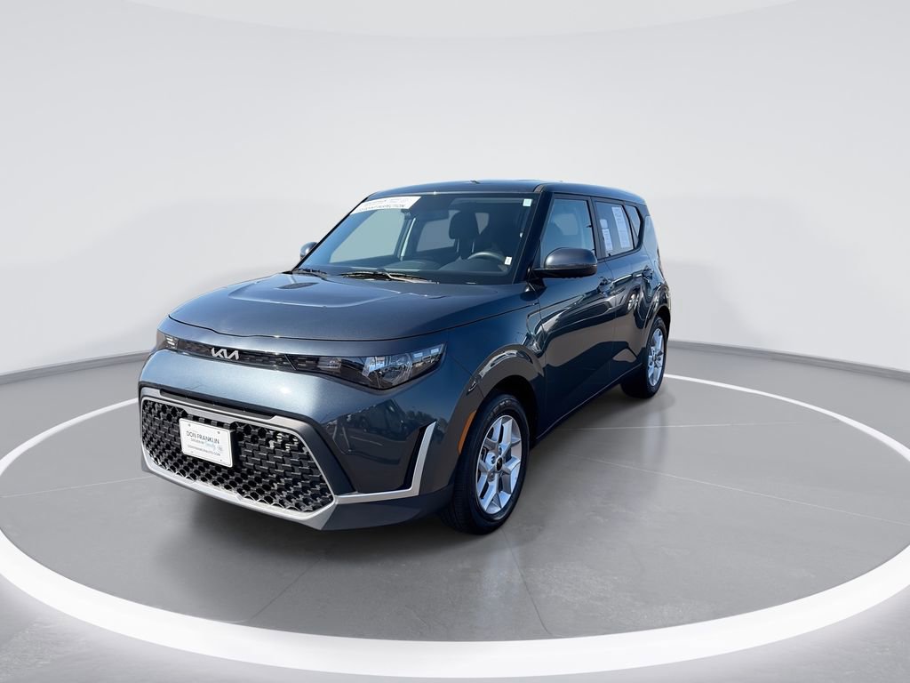 Used 2025 Kia Soul LX w/ LX Technology Package FWD image 4