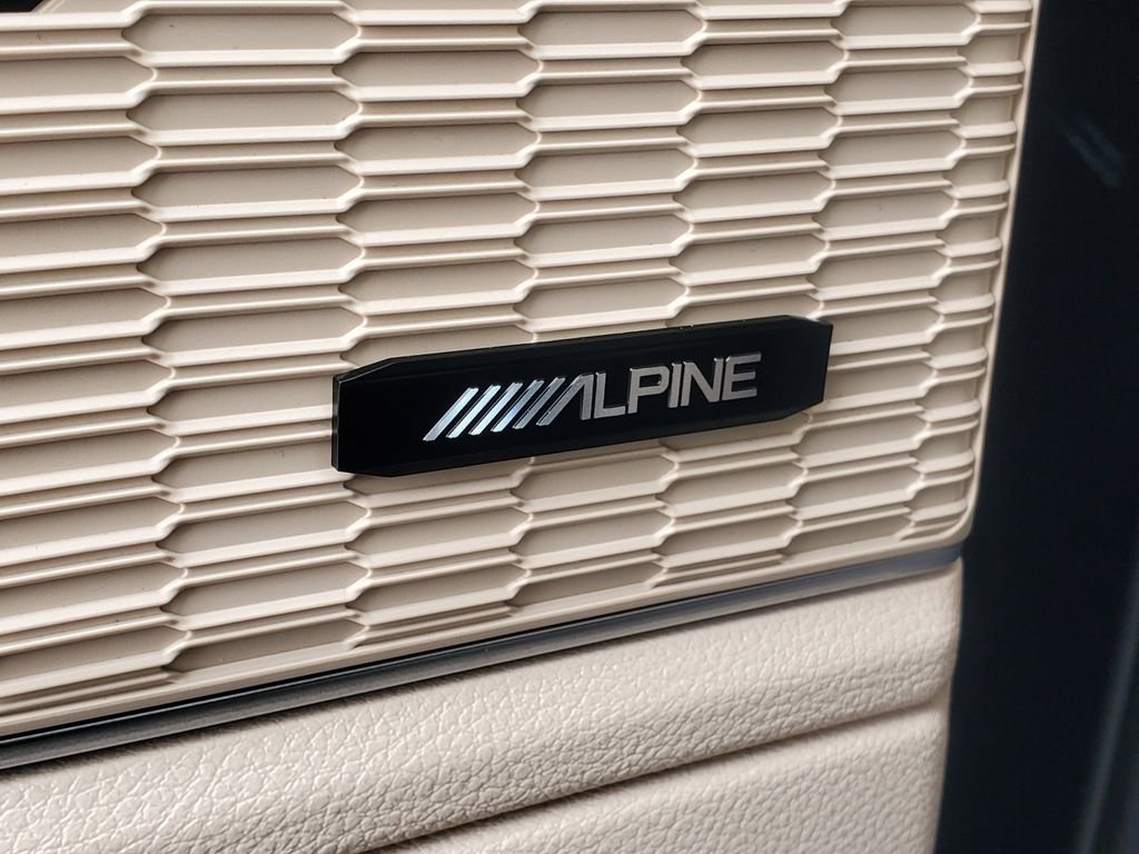 Used 2024 Jeep Grand Cherokee Limited w/ Luxury Tech Group II image 14