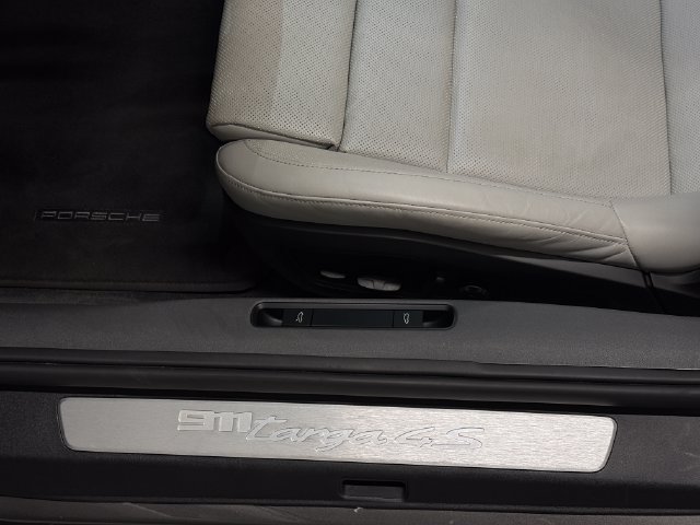 Certified 2024 Porsche 911 Targa 4S AWD/4WD image 31