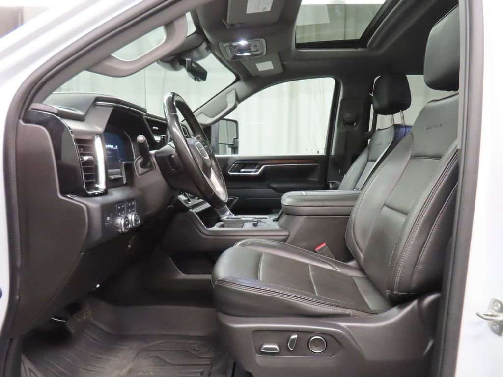 Used 2024 GMC Sierra 3500 Denali w/ Denali Reserve Package image 12