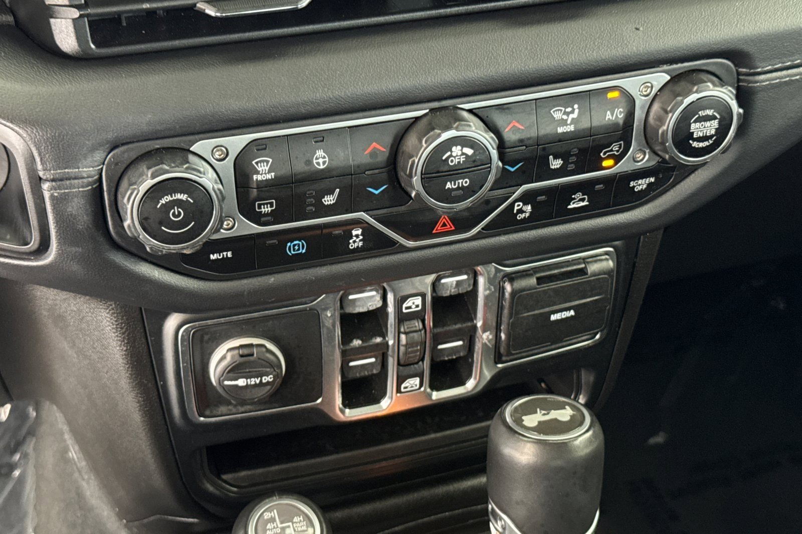 Used 2024 Jeep Wrangler High Altitude AWD/4WD image 20