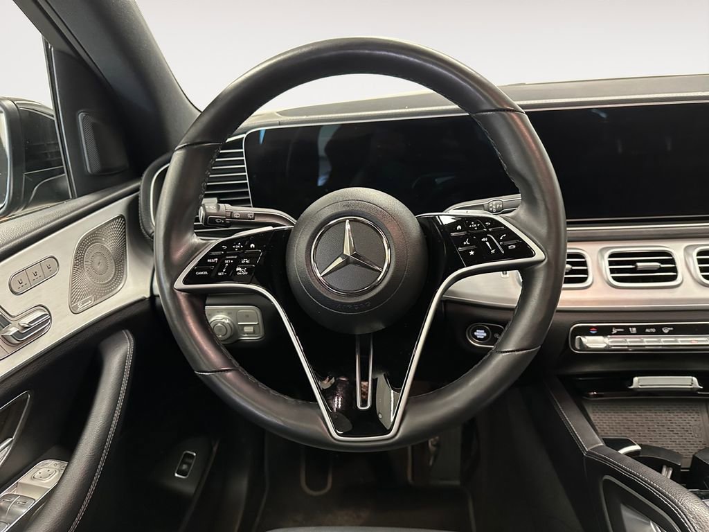Used 2025 Mercedes-Benz GLS 450 4MATIC image 11