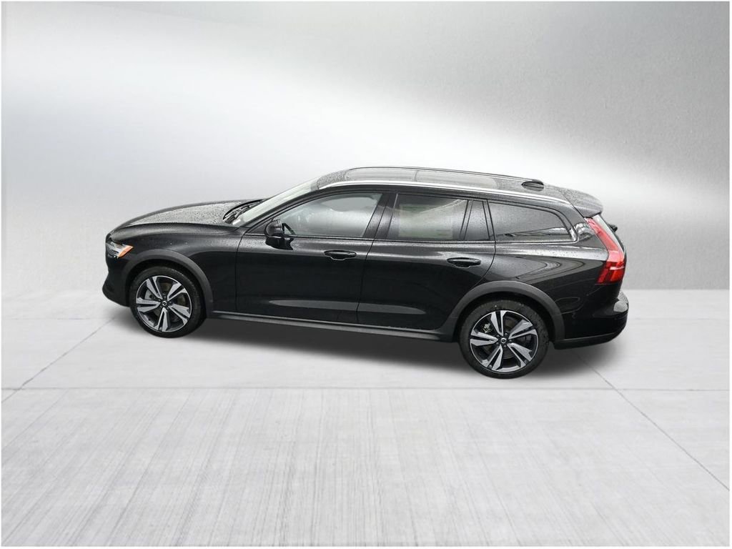 New 2026 Volvo V60 B5 Cross Country Plus AWD/4WD image 14