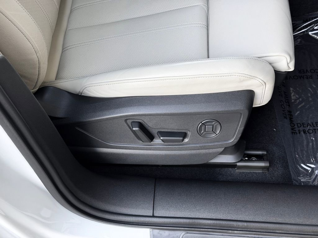 Certified 2025 Audi Q5 Premium Plus w/ Premium Plus image 27