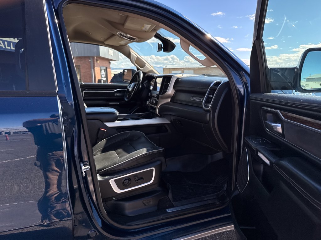 Used 2019 RAM 1500 Laramie w/ Off Road Group AWD/4WD image 35