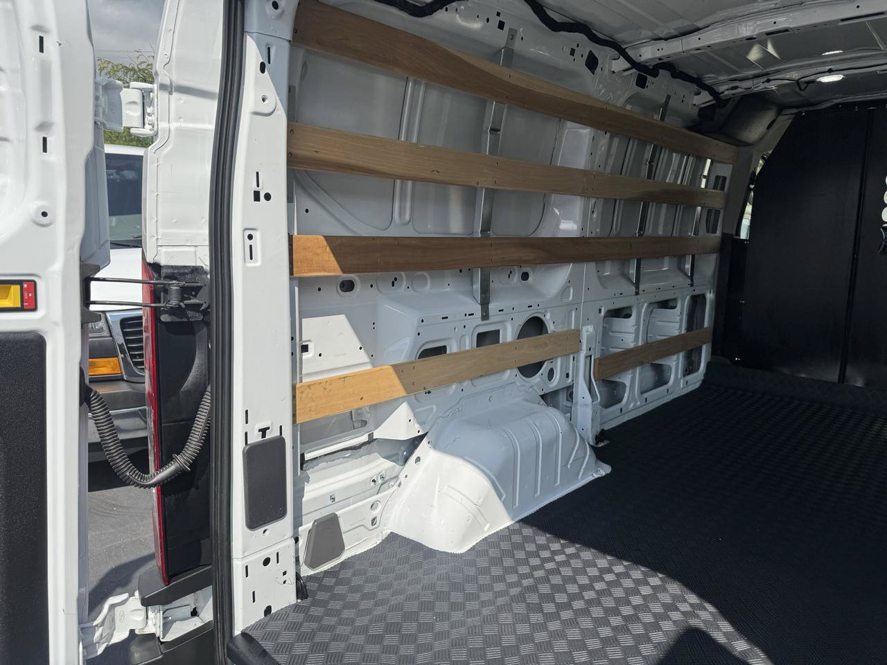 Used 2025 Ford Transit 250 Low Roof w/ Exterior Upgrade Package RWD image 12