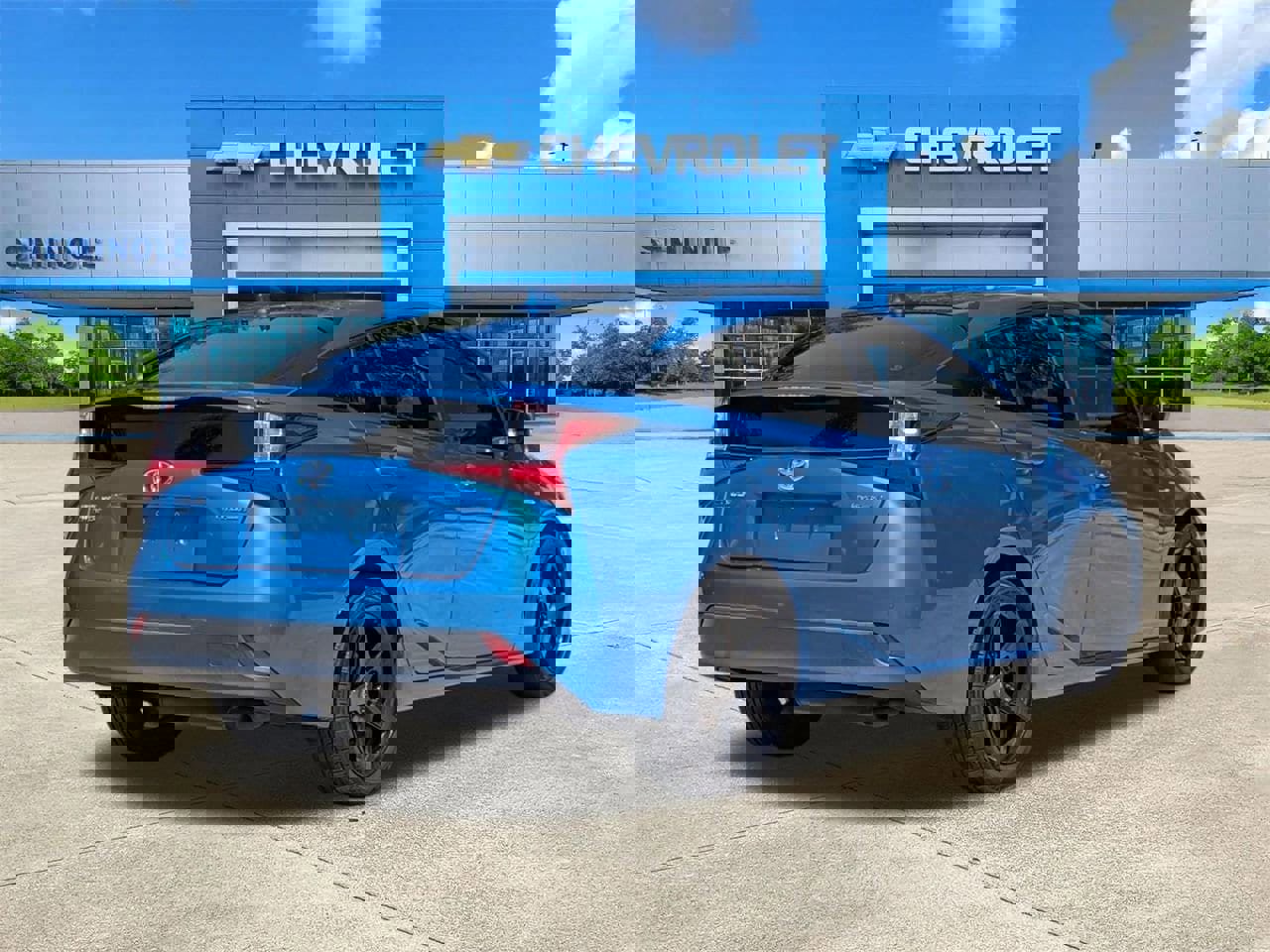 Used 2022 Toyota Prius LE image 4