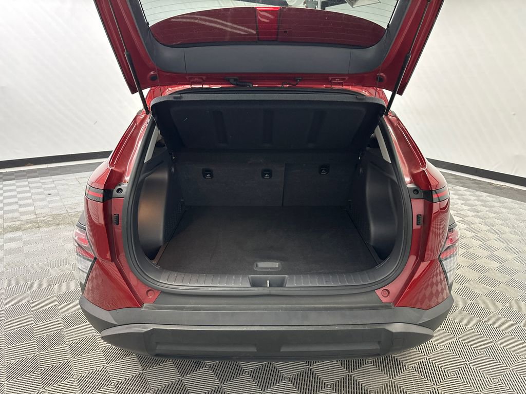 Used 2025 Hyundai Kona SEL image 18
