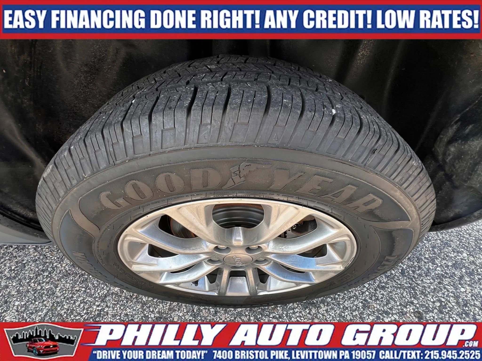 Used 2019 Jeep Cherokee Latitude Plus AWD/4WD image 32
