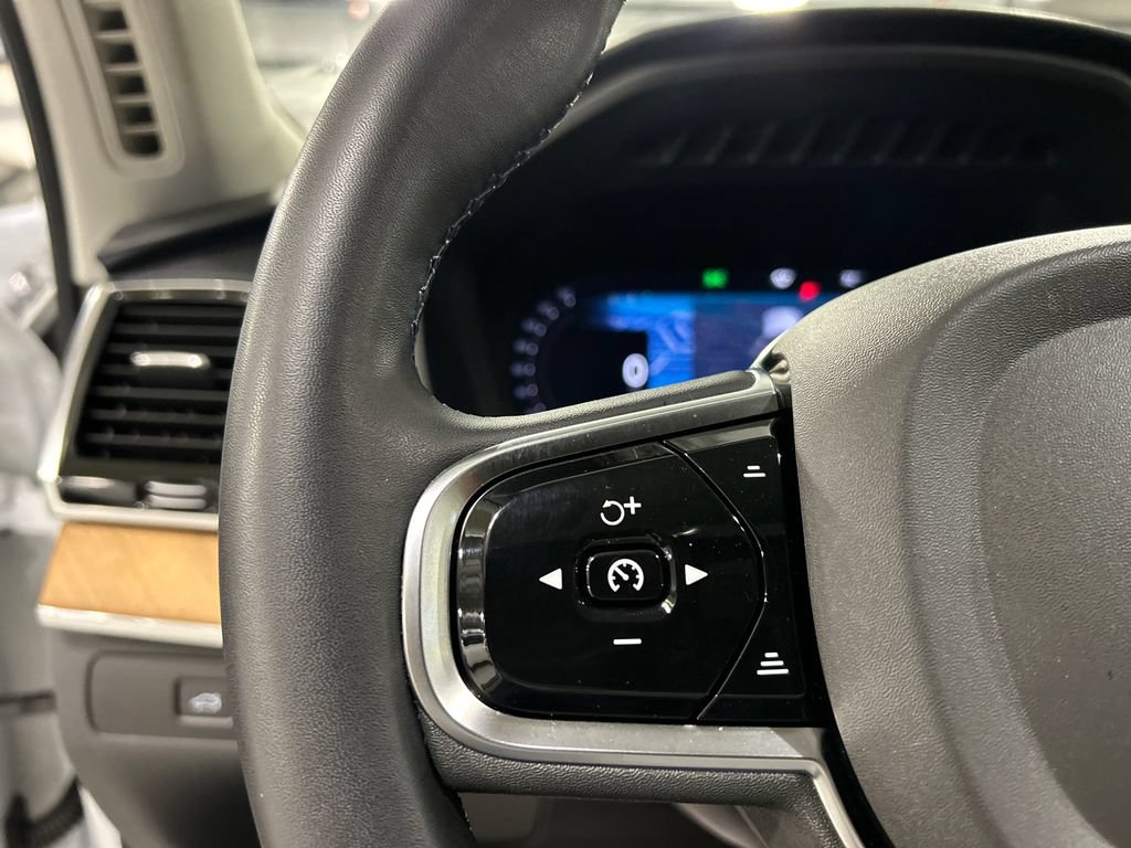 Used 2023 Volvo XC90 B6 Plus w/ Protection Package Premier AWD/4WD image 13