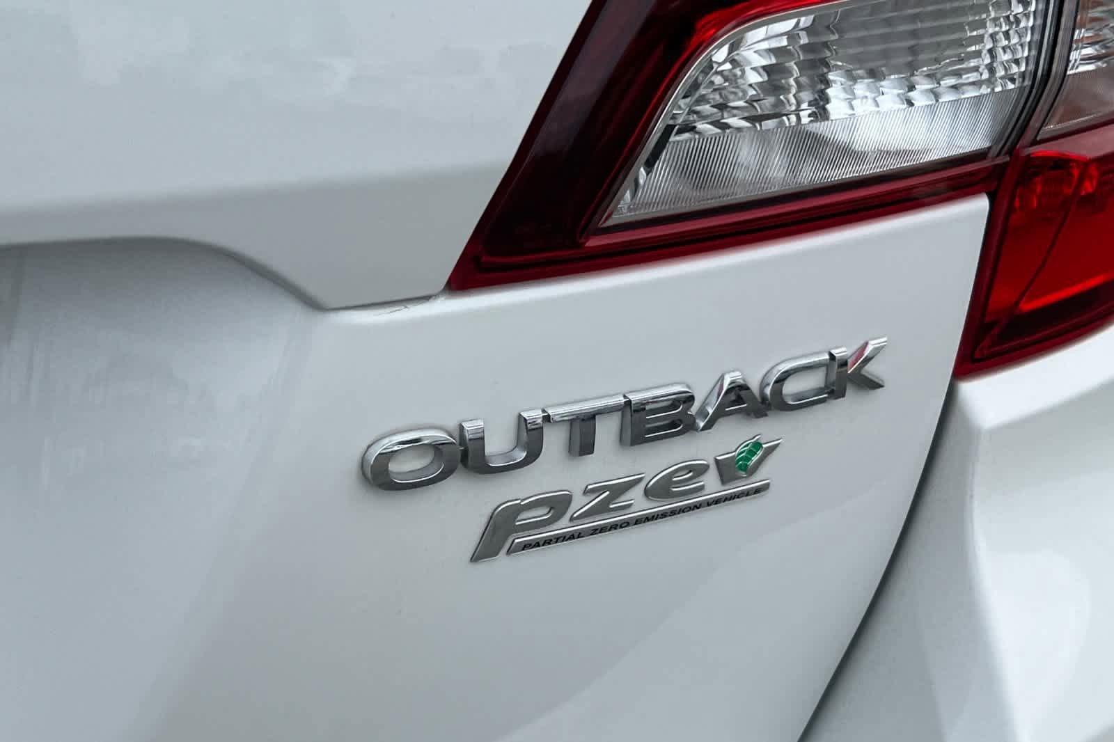 Used 2016 Subaru Outback 2.5i Limited AWD/4WD image 21