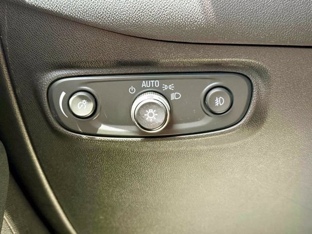 Used 2020 Chevrolet Equinox LT w/ Driver Convenience Package AWD/4WD image 22