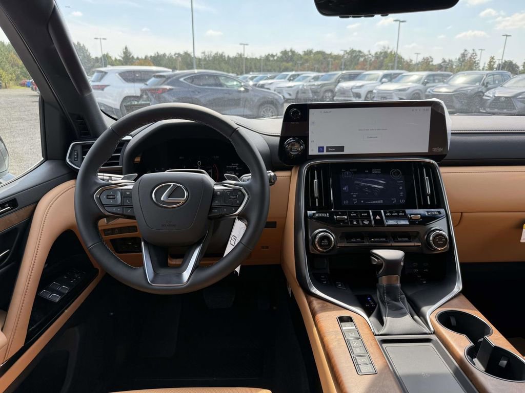 New 2025 Lexus LX 600 4WD w/ Premium Package image 8