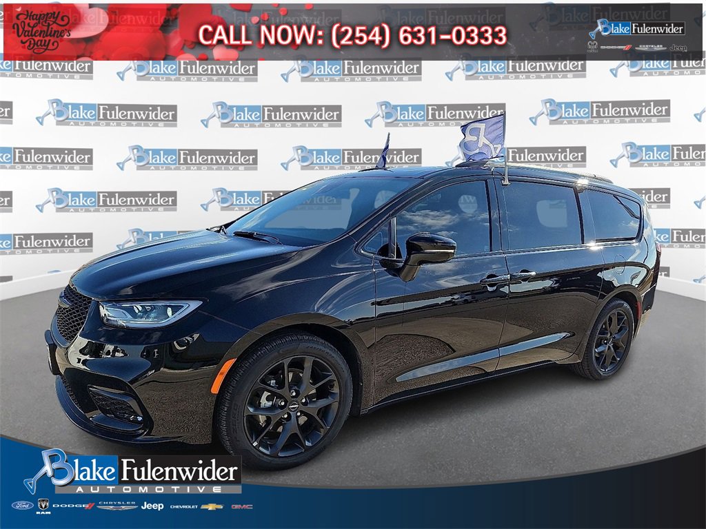 Certified 2024 Chrysler Pacifica Limited w/ S Appearance Package