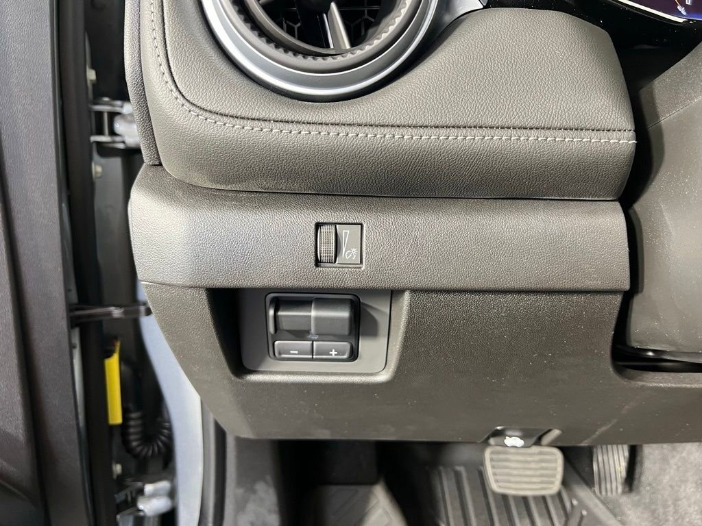 New 2025 Chevrolet Colorado LT w/ LT Convenience Package image 18