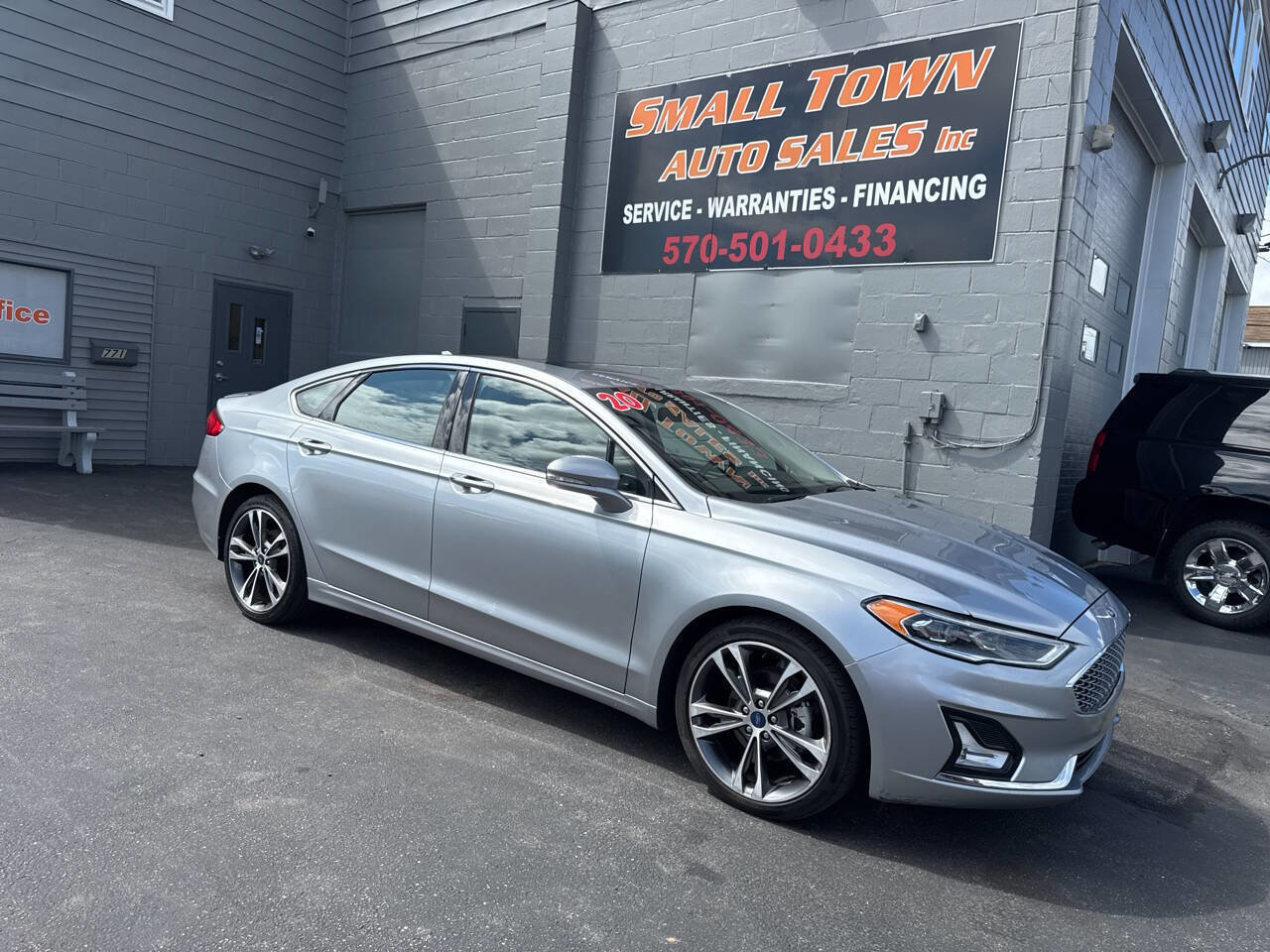 Used 2020 Ford Fusion Titanium image 1
