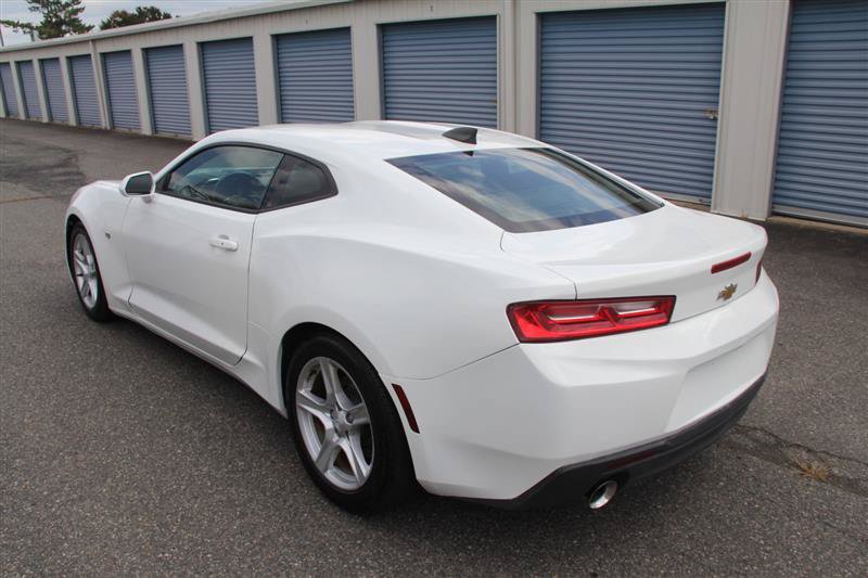 Used 2017 Chevrolet Camaro LT RWD image 7