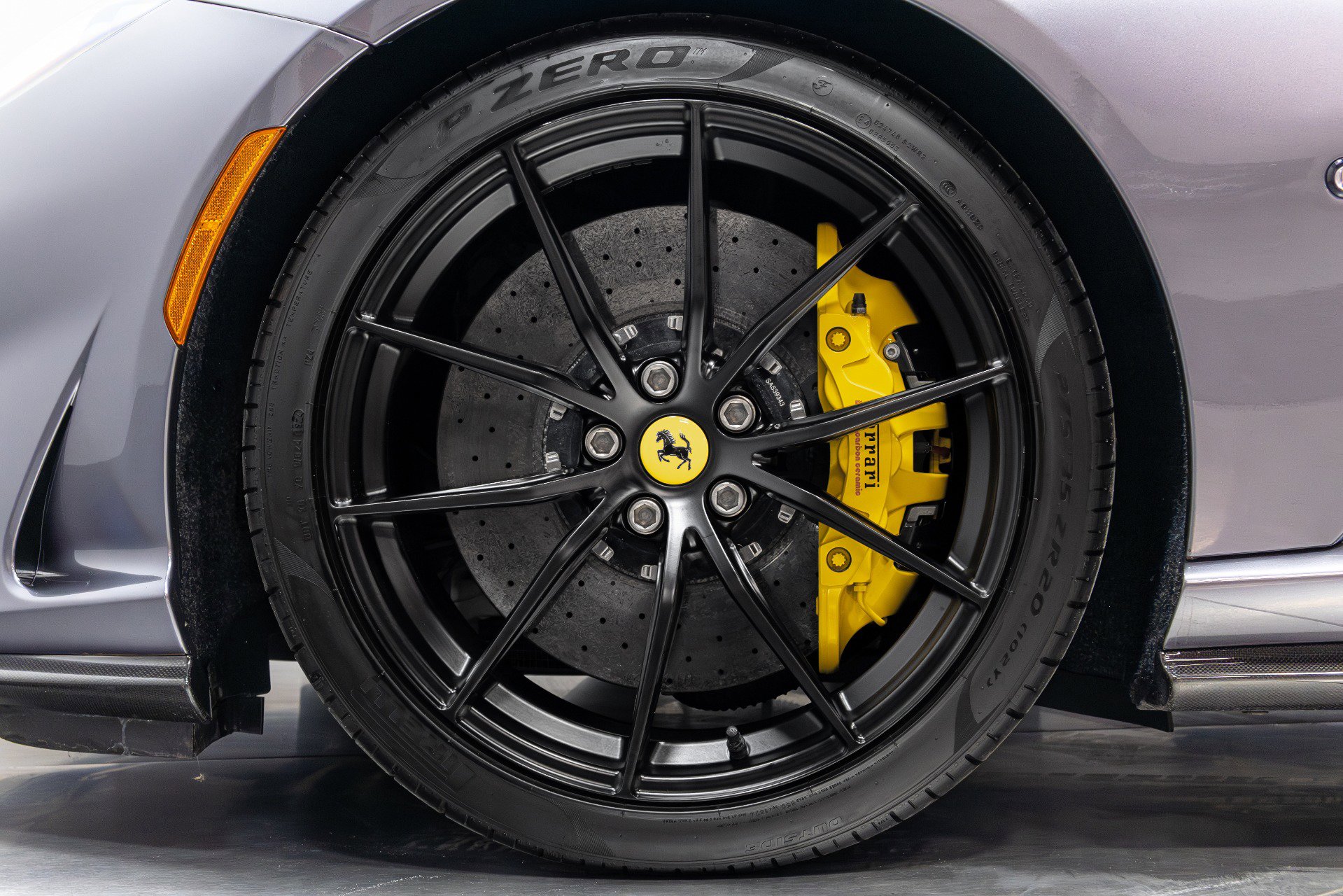 Used 2021 Ferrari 812 GTS image 32