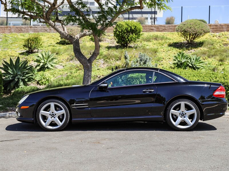Used 2008 Mercedes-Benz SL 550 w/ AMG Sport Pkg image 2