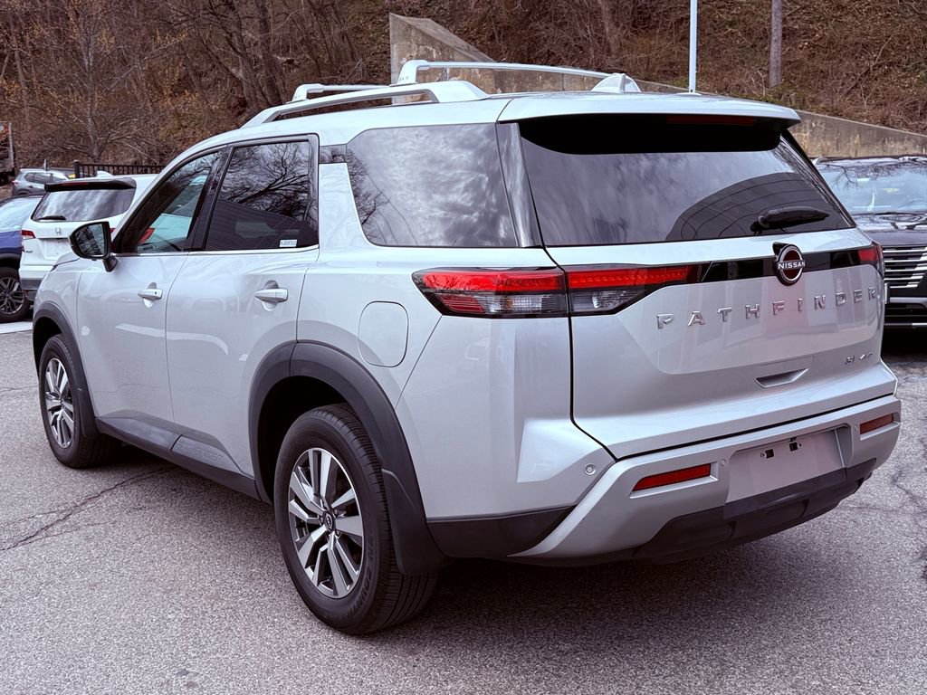 Used 2023 Nissan Pathfinder SL image 4
