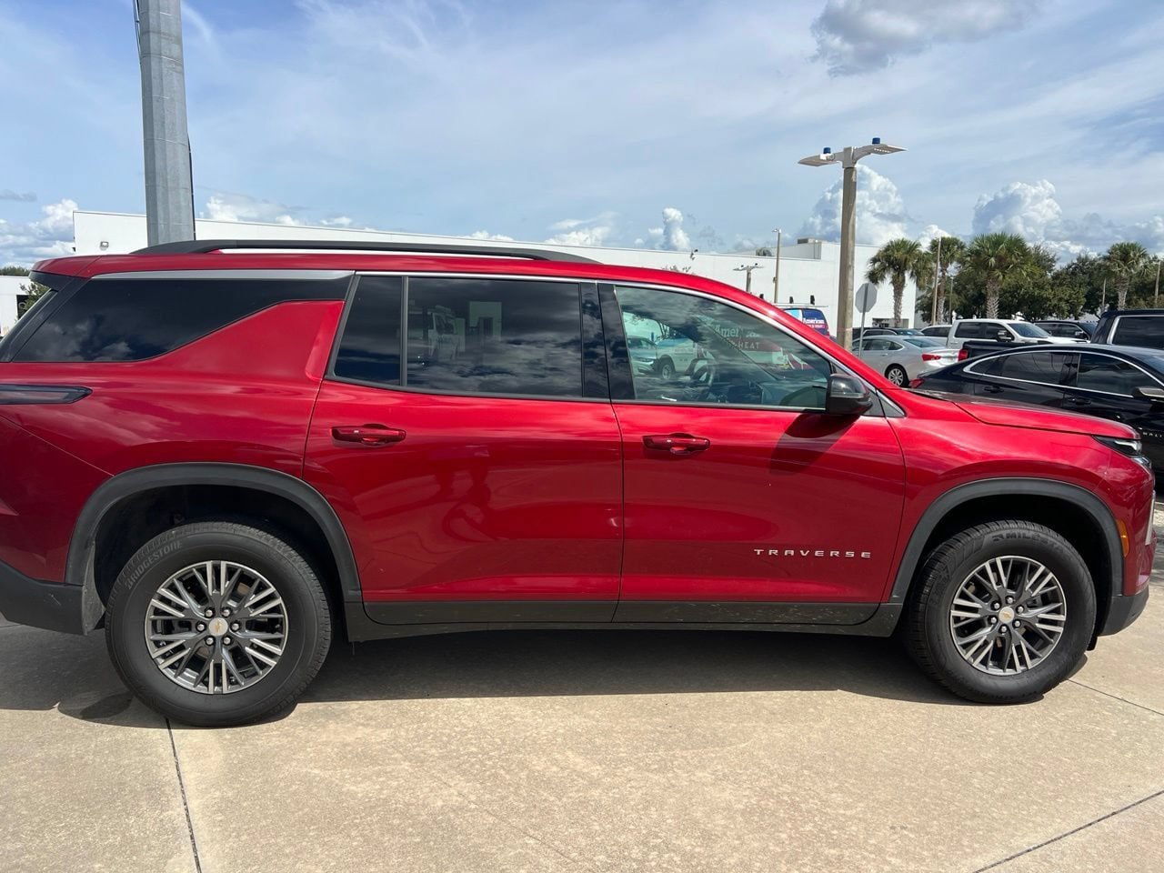 Used 2026 Chevrolet Traverse LT FWD image 6