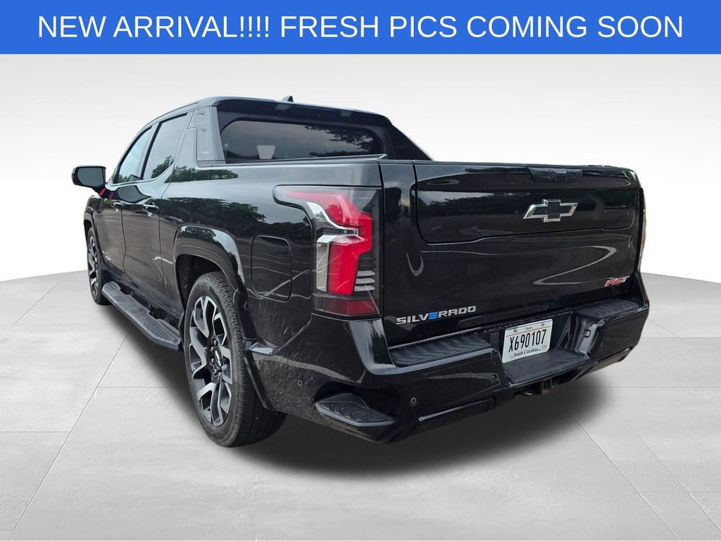 Used 2024 Chevrolet Silverado EV RST AWD/4WD image 6