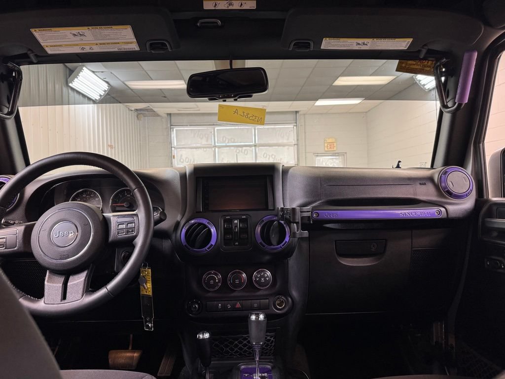 Used 2018 Jeep Wrangler Unlimited Sahara AWD/4WD image 15