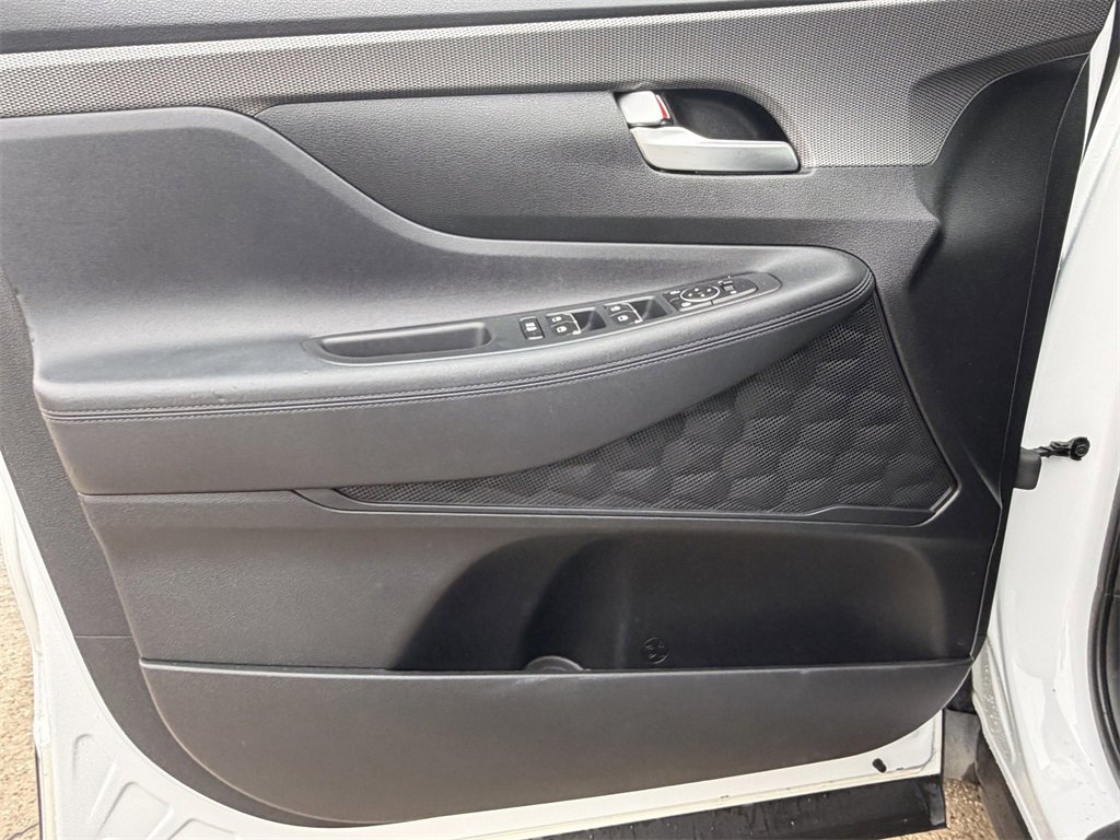 Used 2019 Hyundai Santa Fe SE image 10