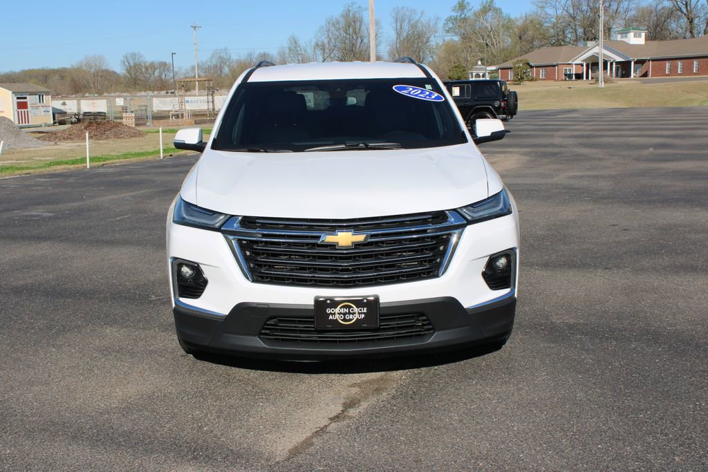 Used 2023 Chevrolet Traverse LT image 3
