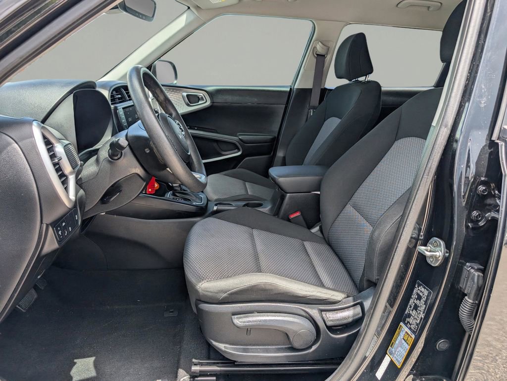 Used 2022 Kia Soul LX w/ Technology Package FWD image 17