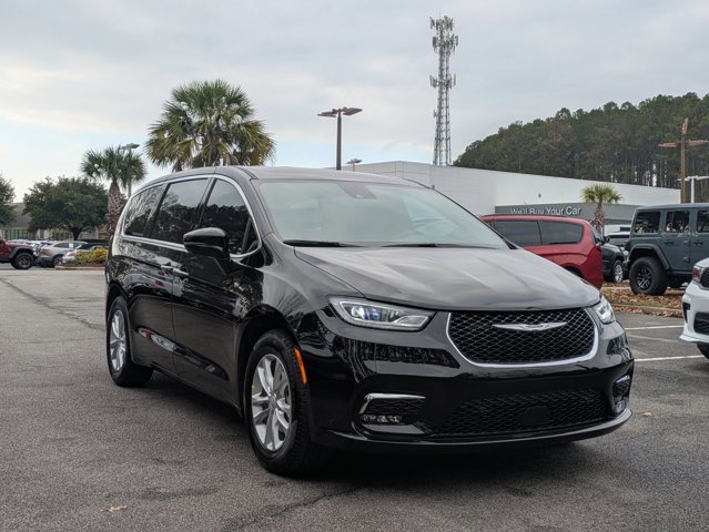 New 2026 Chrysler Pacifica Select image 9