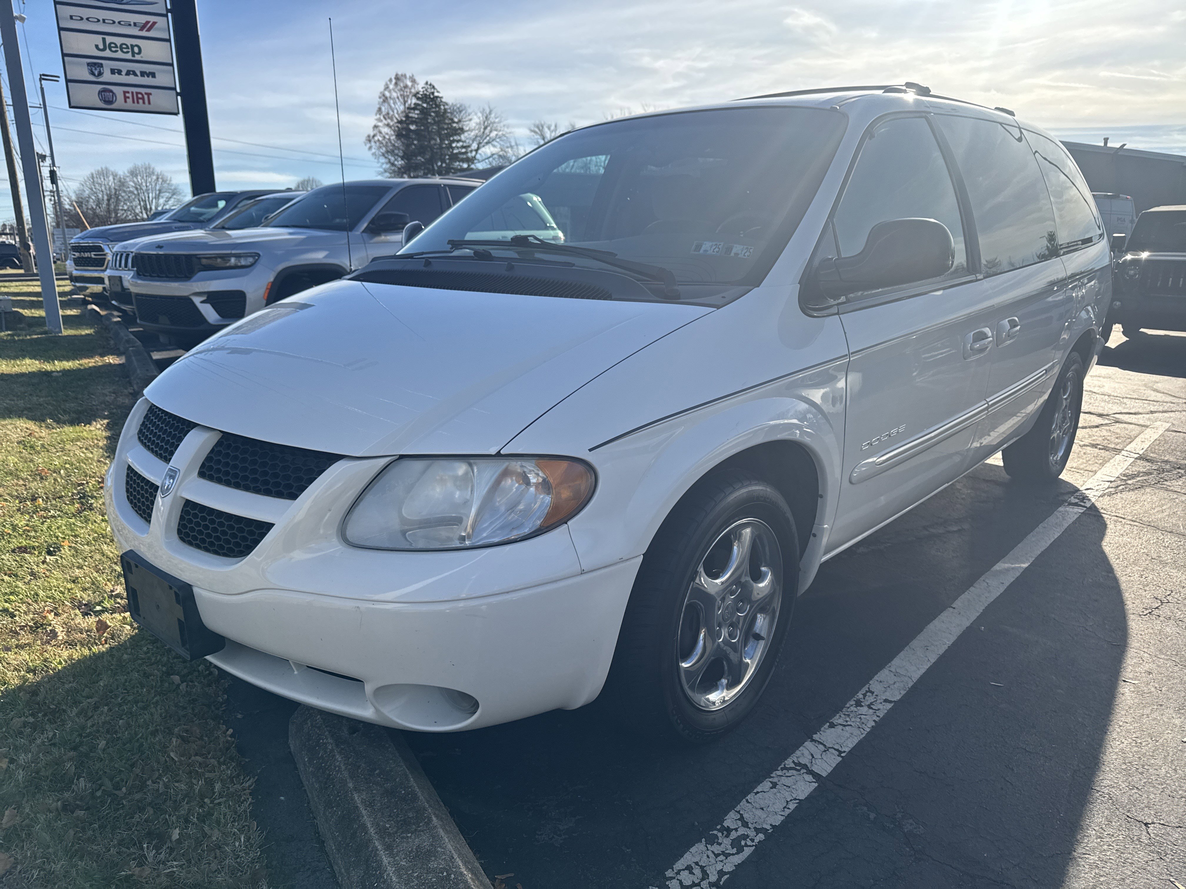 Used 2001 Dodge Grand Caravan ES image 3