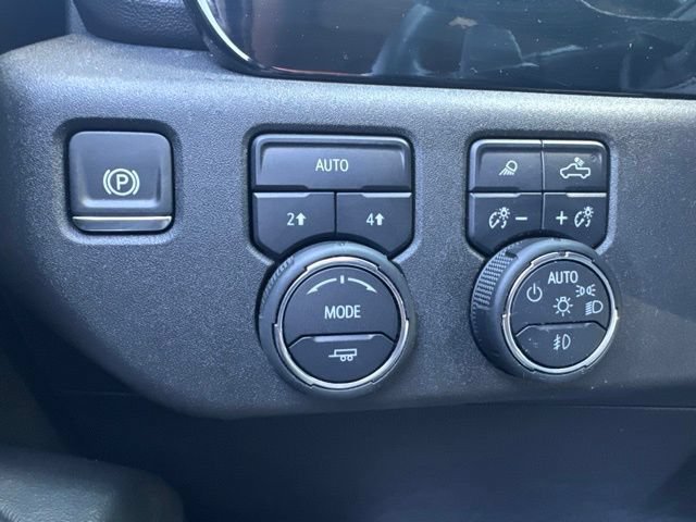 Used 2024 Chevrolet Silverado 1500 RST w/ Redline Edition AWD/4WD image 17
