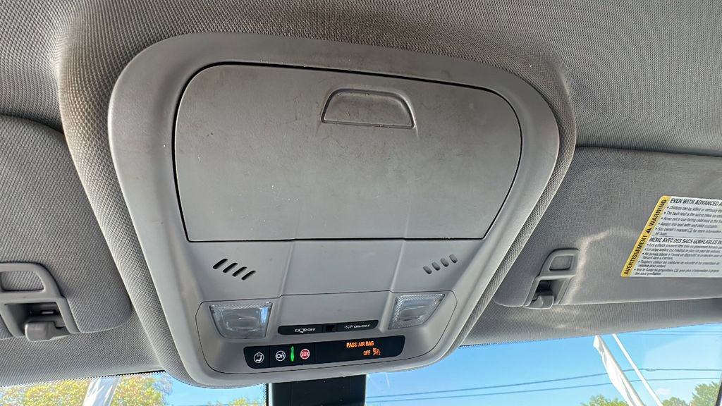 Used 2021 Chevrolet Equinox LT image 25