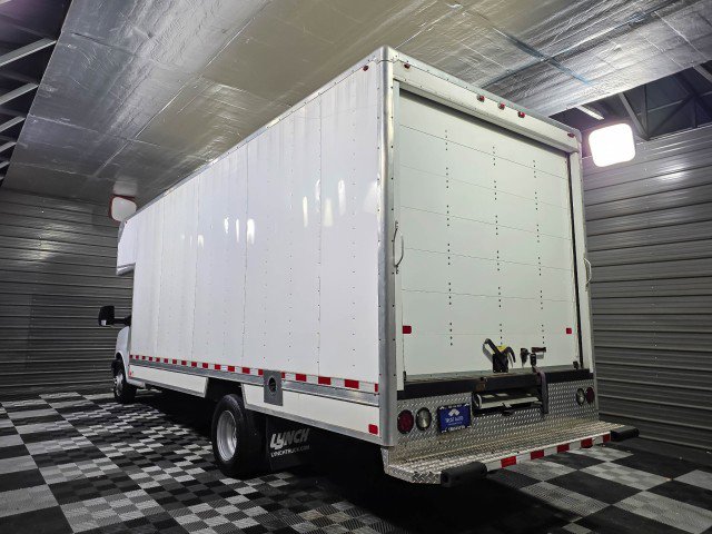 Used 2017 GMC Savana 4500 image 7