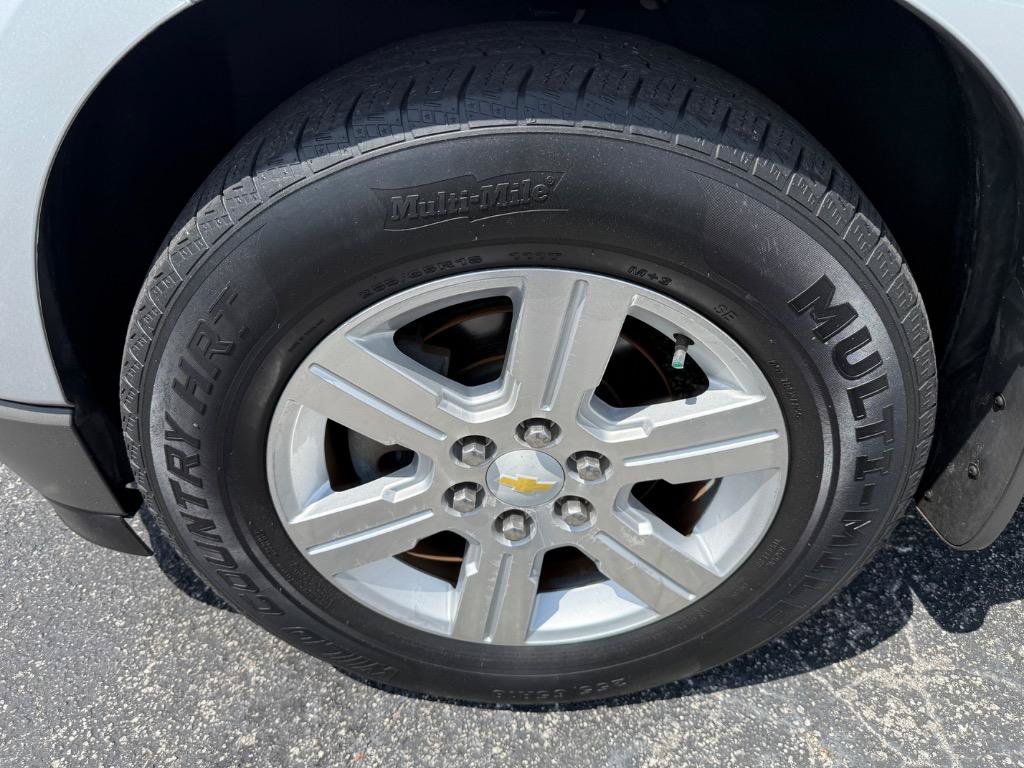 Used 2012 Chevrolet Traverse LT FWD image 7