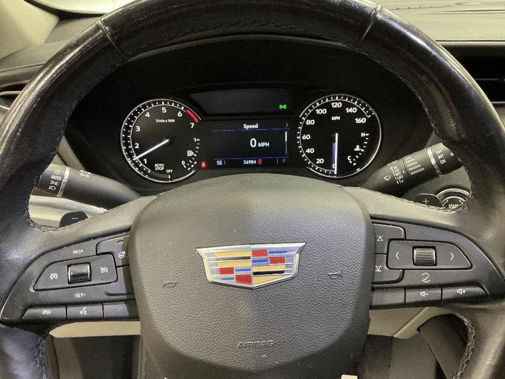 Used 2019 Cadillac XT4 Luxury w/ Cold Weather Package FWD image 12