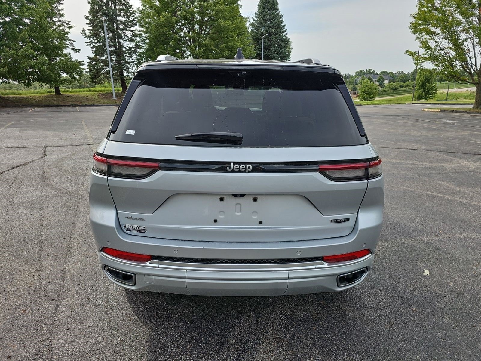 Used 2022 Jeep Grand Cherokee Summit w/ Adv Protech Group IV AWD/4WD image 5