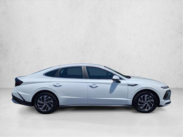 Used 2026 Hyundai Sonata Blue FWD image 4