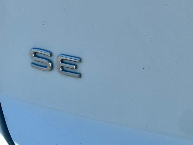 Used 2024 Volkswagen Atlas Cross Sport SE w/ Panoramic Sunroof Package AWD/4WD image 5