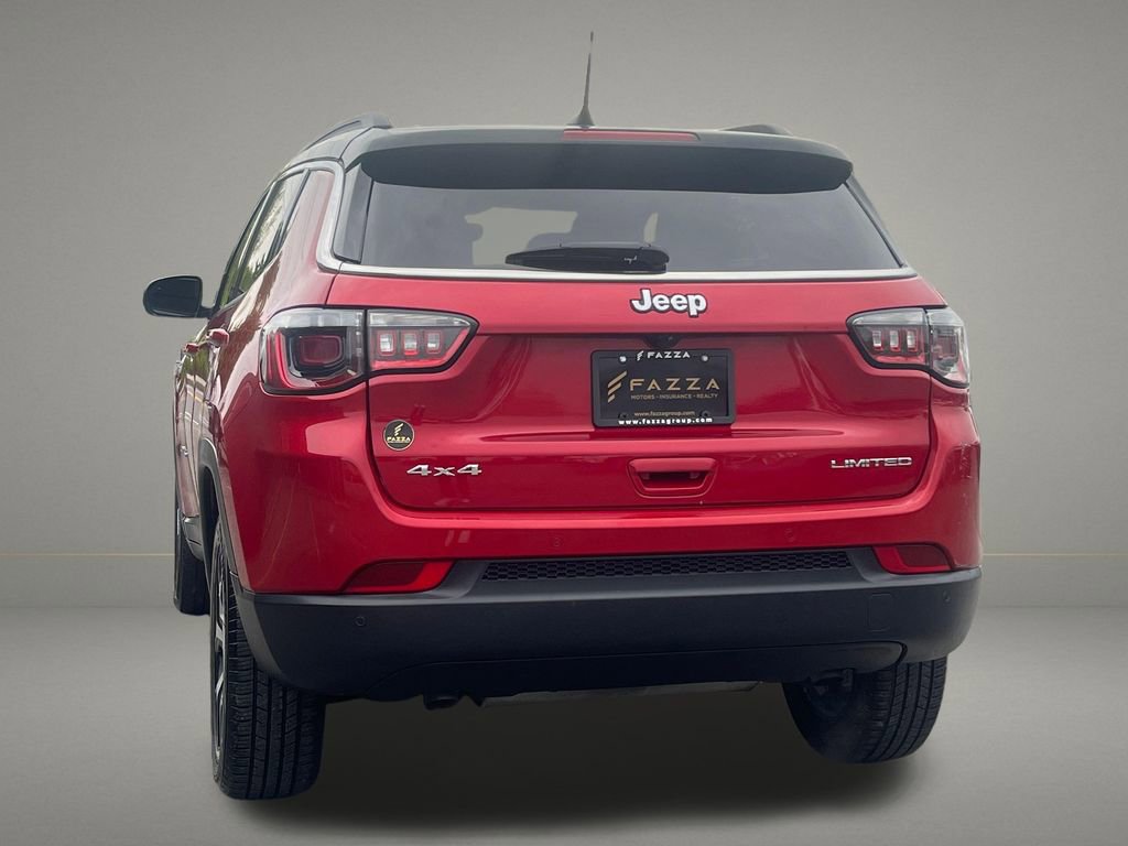 Used 2025 Jeep Compass Limited AWD/4WD image 3