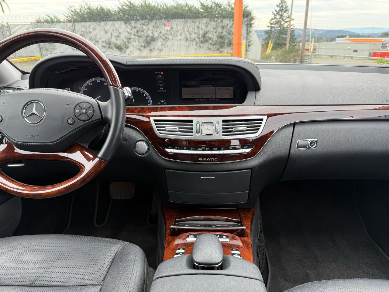 Used 2010 Mercedes-Benz S 550 4MATIC image 36