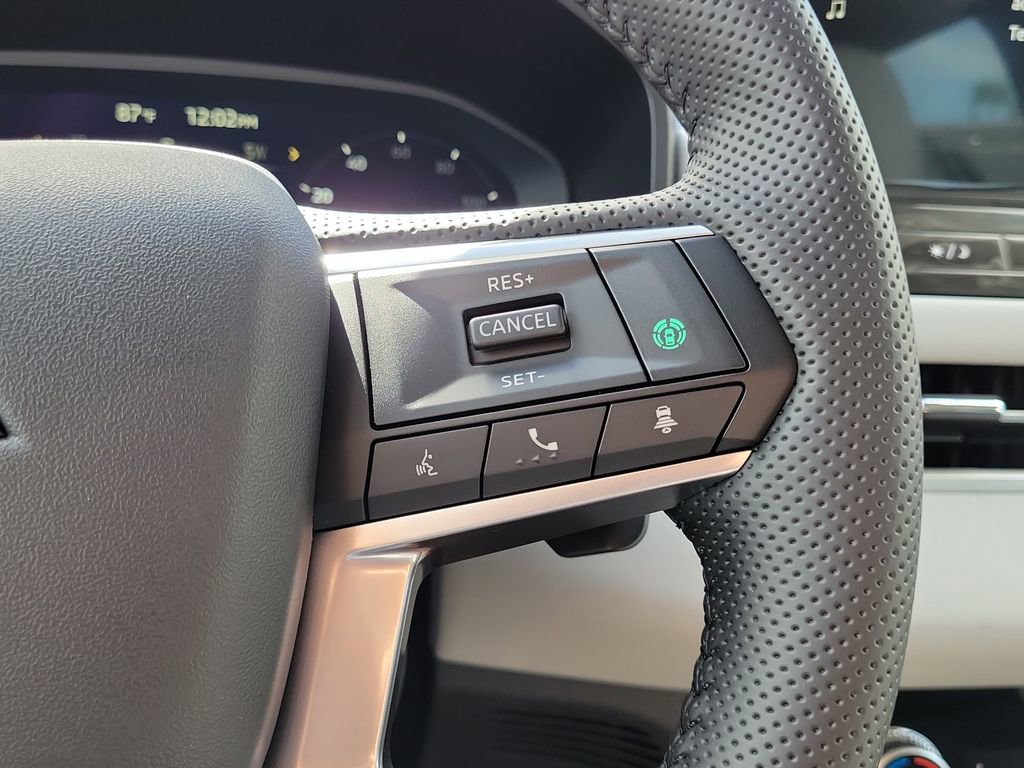 New 2025 Mitsubishi Outlander SE image 15