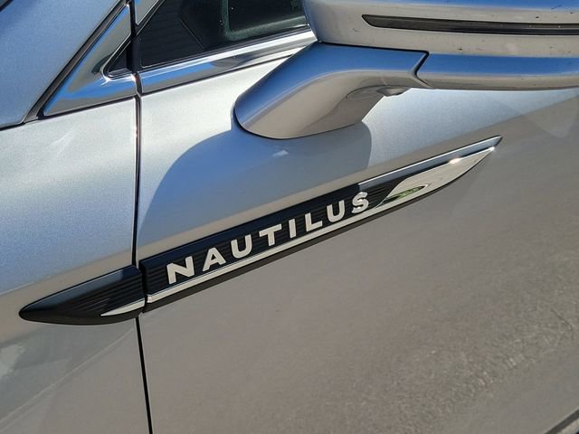 Used 2021 Lincoln Nautilus Reserve w/ Equipment Group 201A FWD image 3