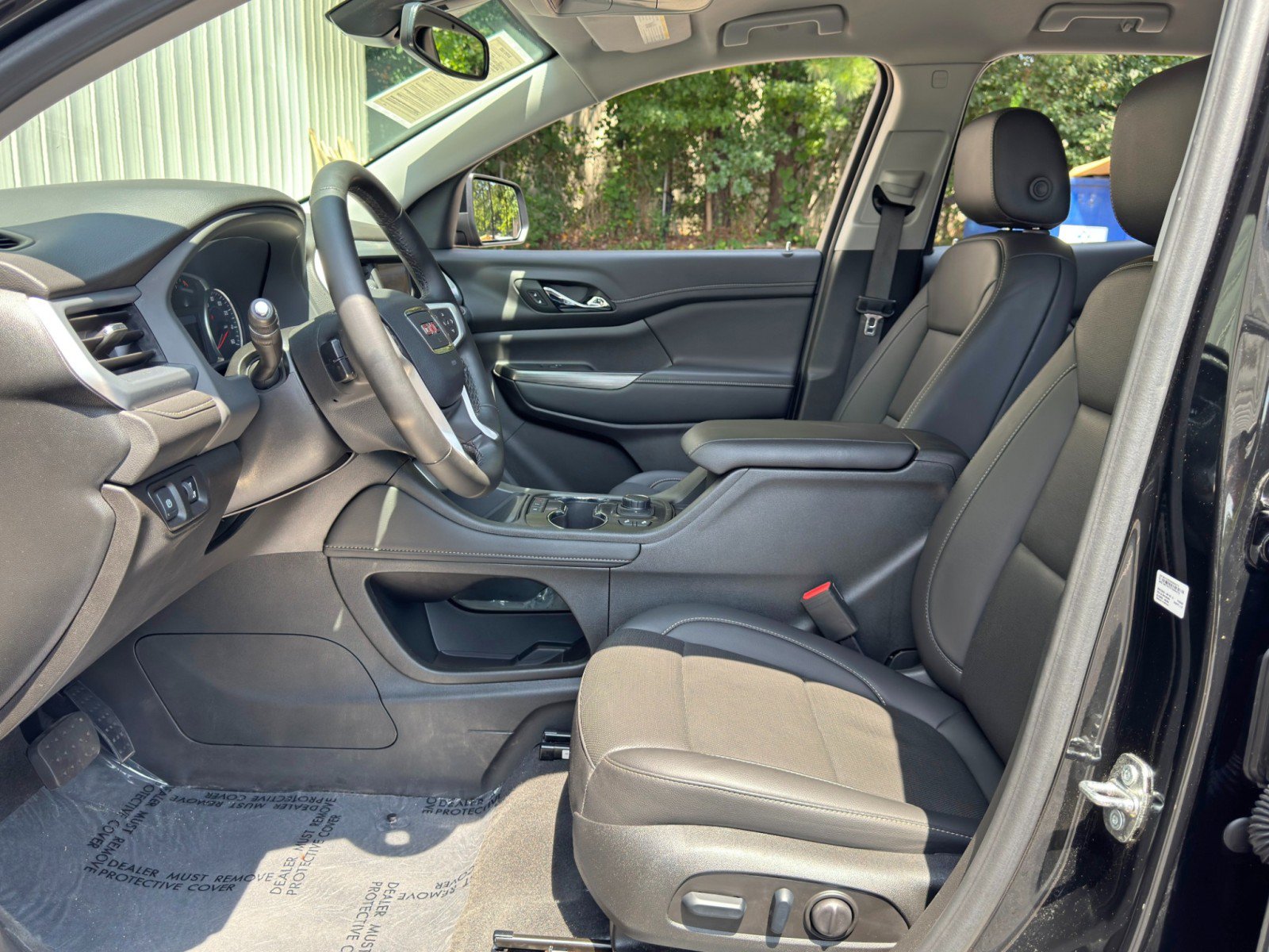 Used 2023 GMC Acadia SLT FWD image 15